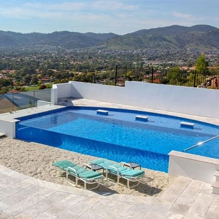 Piscina all'aperto con paesaggio in acrilico